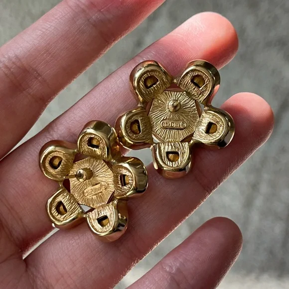 SOLD Vintage Christian Dior Flower Pearl Rhinestone Pedal 14k Gold Post Earrings - Picture 7 of 7